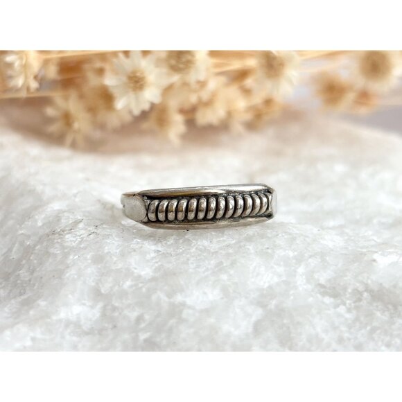 Coil Vintage Geometric Style Flat Sided 925 Sterling Silver Vintage Ring - sz 9 - Picture 10 of 16